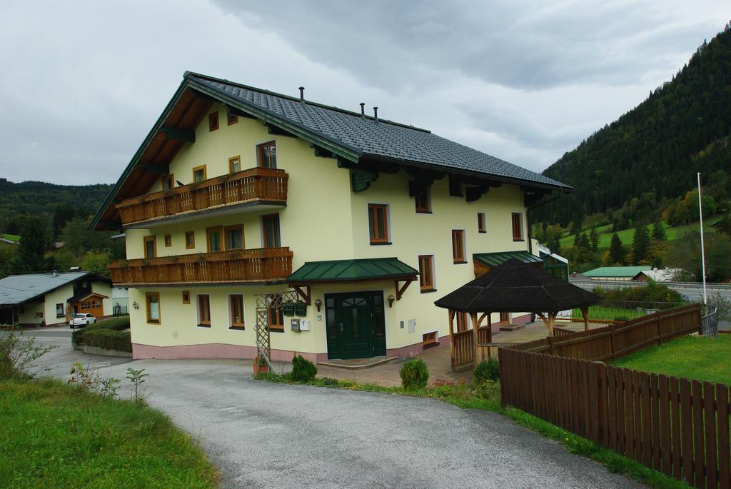 Gasthof Schoenblick Russbach am Pass Gschütt Exterior photo